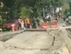 Sebagian Ruas Jalan Di Kecamatan Geyer Grobogan Longsor.