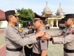 Polres Grobogan Gelar Upacara Kenaikan Pangkat Pengabdian Pada Anggotanya Di Halaman Mapolres Grobogan Jateng.