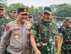 Kapolda Jateng Bersama Kepala Staf TNI Angkatan Darat Hadiri Giat Baksos Yang Di Pusatkan Di Lapangan Glempang, Banyumas.