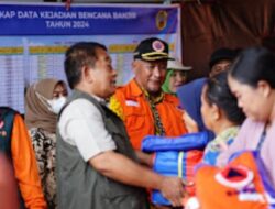 Mayjen TNI Fajar Setiawan Deputi Bidang Penanganan Darurat BNPB Cek Dan Kunjungi Korban Banjir Dan Pengungsi Di Wilayah Kabupaten Pati.