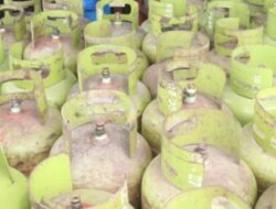 Mahal Dan Sulitnya Mendapatkan LPG 3Kg Di Beberapa Desa Di Kecamatan Sukolilo , Masyarakat Meminta Pemkab Dan Instansi Terkait Bertindak Cepat.