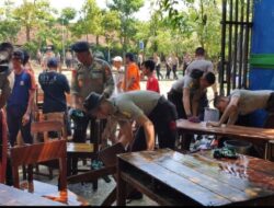 Gubernur Akpol Dan Korps Taruna Lakukan Bersih Sekolah Pasca Banjir Di Demak.