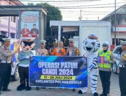 Dalam Rangka Operasi Patuh Candi 2024, Polres Demak Berikan Hadiah Pada Pengunjung CFD.