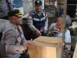 Kapolresta Pati Andhika Bayu Adhittama,Pimpin Langsung Bakti Sosial Pembagian Sembako.