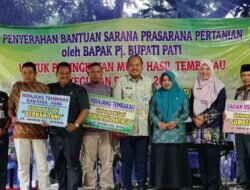 Pj Bupati Pati Serahkan Bantuan Sarpras Yang Bersumber Dari DBHCHT 2024.