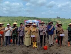 Dukung Asta Cita Presiden RI,Polres Demak Bersama Instansi Terkait Melakukan Giat Tanam Jagung 1 Juta Hektar.