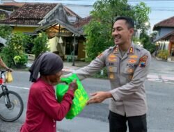 Kapolres Demak Kembali Berikan Bansos Ramadhan Pada Warga Yang Membutuhkan.