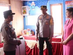 Kapolres Demak Di Dampingi Ketua Bhayangkari Kunjungi Pos Pengamanan Lebaran Idul Fitri 1446 H.