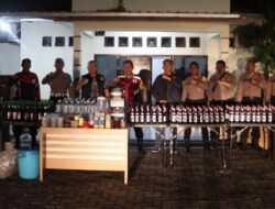 Polres Demak Lakukan Razia Miras, Ratusan Botol Minuman Keras Berhasil Di Amankan.