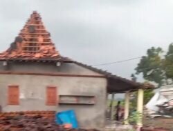 Dua Desa Di Kecamatan Tambakromo Pati Di Terjang Angin Puting Beliung, Puluhan Rumah Alami Kerusakan.