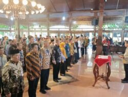 Bupati Kudus Sam’ani lntakoris Lantik 97 Pejabat Administrator Dan Pengawas  Di Lingkungan Pemkab Kudus.