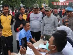Bupati Kudus Sam’ani lntakoris Apresiasi Pada Polres Kudus Yang Gelar Pelayanan Publik Saat Even CFD Di Alun-Alun Kudus.