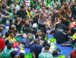 Gubernur Jateng Ahmad Luthfi Berikan Bantuan Perpanjangan SIM Pada Ratusan Pengemudi Ojol.