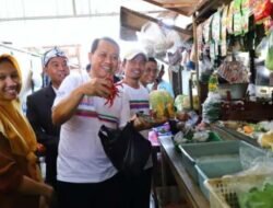 Bupati Samani Meminta Agar ASN Di Kudus Berbelanja Di Pasar Tradisional.
