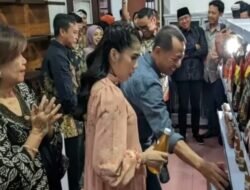 Bupati Kudus Sam’ani Intakoris Dan Wabup Bellinda Birton Resmikan Galeri Dekranasda.