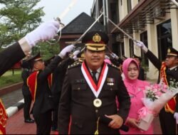 Polres Demak Gelar Upacara Kenaikan Pangkat Dan Pelepasan Purna Tugas Personel.
