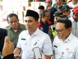 Usai Di Lantik Plt Bupati Pati Risma Ardhi Chandra Dampingi Wakil Gubernur Tinjau Sejumlah Titik Banjir Di Juwana.