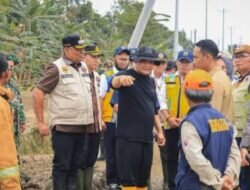 Jalur Grobogan – Semarang Terputus Gubernur Jateng Perintahkan Percepat Pemasangan Jembatan Armco Untuk Hadapi Mudik.