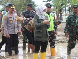 Kapolres Demak Bersama Forkopimda Gerak Cepat Tinjau Dan Tangani  Warga Korban Banjir.