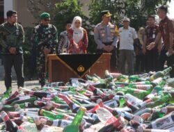 Polres Demak Musnahkan 3.832 Botol Miras, Hasil Operasi Pekat Candi 2026.