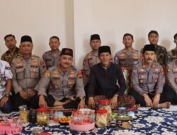 Kapolres Demak  Bersama Jajaran Sambangi Tokoh Agama,Jaga Sinergi Dengan Para Ulama.