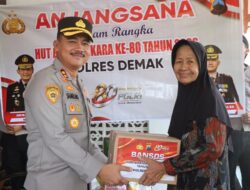 Hari Bhayangkara ke-80, Polres Demak Berbagi Kebahagiaan dengan Purnawirawan dan Warakawuri