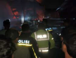 Kebakaran Pasar Desa Sedo Demak, 62 Kios Terbakar