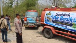 Polres Demak dan Wartawan Salurkan Empat Tangki Air Bersih ke Ponpes Giri Kesumo